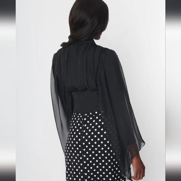 Bell sleeve blouse - Picture 2 of 4